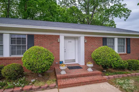 808 6th Sw Ave SW, Conover, NC 28613 photo 2