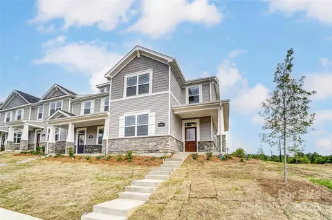 3938 Cheyney Park Dr, Charlotte, NC 28269