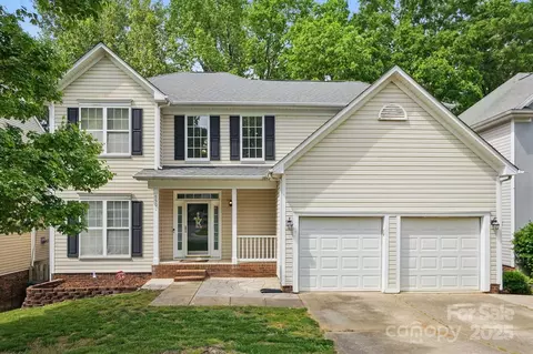 6501 Harburn Forest Dr, Charlotte, NC 28269