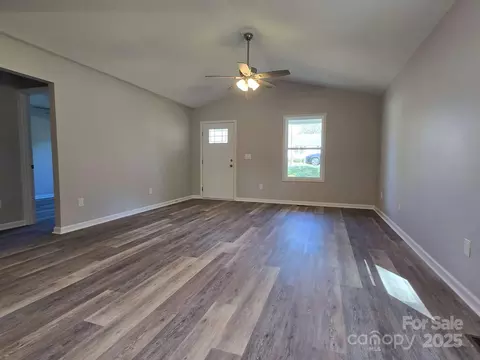 Living - 901 3rd St, Spencer, NC 28159 photo 4 of 4