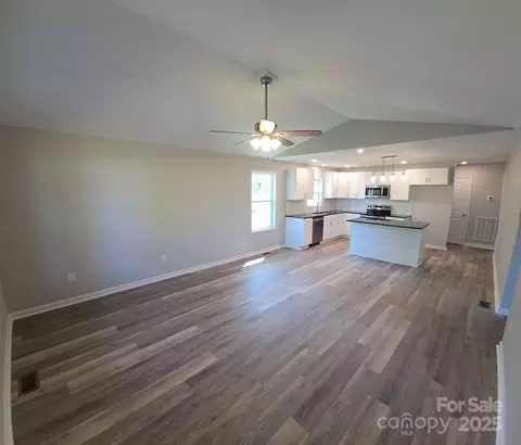 Living - 901 3rd St, Spencer, NC 28159 photo 3 of 4