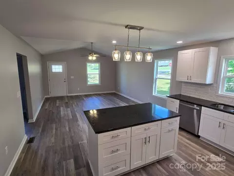 Living - 901 3rd St, Spencer, NC 28159 photo 1 of 4