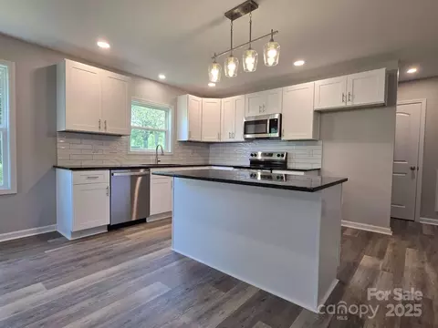 901 3rd St, Spencer, NC 28159