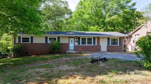 634 7th Avenue Se Pl SE, Hickory, NC 28602