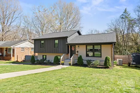 1628 Starbrook Dr, Charlotte, NC 28210