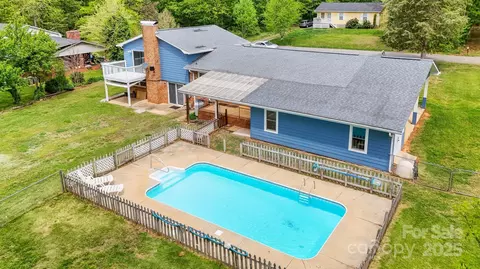 2649 Tiffany St, Conover, NC 28613