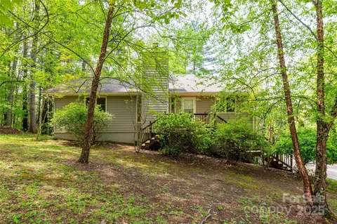99 Sequoyah Hills Dr, Fletcher, NC 28732