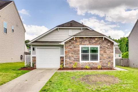 2810 Berry Creek Rd, Charlotte, NC 28214
