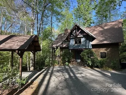809 Gibson Rd, Franklin, NC 28734