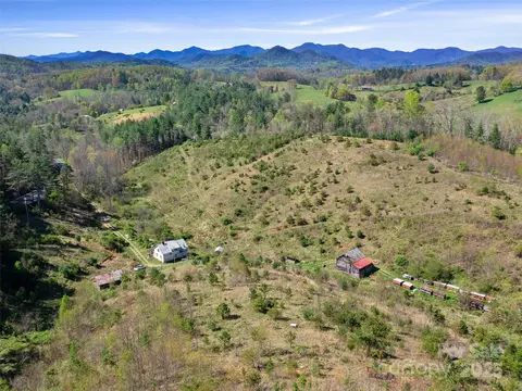 6370 Meadows Town Rd, Marshall, NC 28753