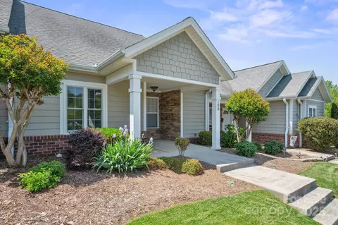 108 Ivy Ct, Morganton, NC 28655
