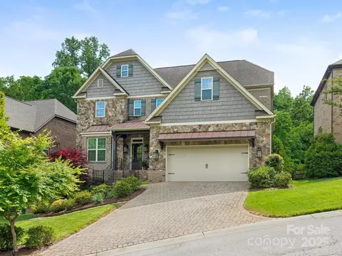 3725 Windbluff Dr, Charlotte, NC 28277