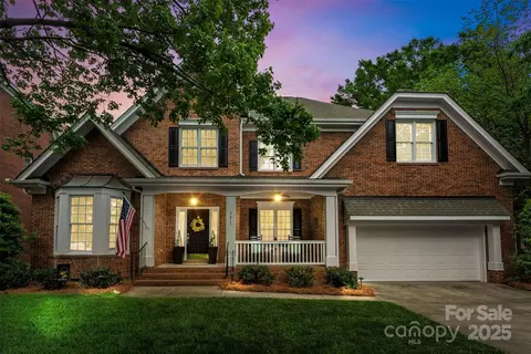 7811 Compton Ct, Charlotte, NC 28270