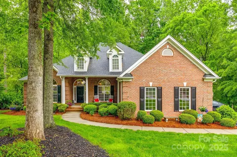 232 Highland Forest Dr, Clover, SC 29710
