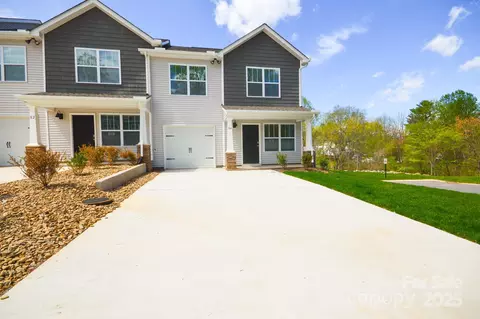 84 Cain Hollow Way, Asheville, NC 28806