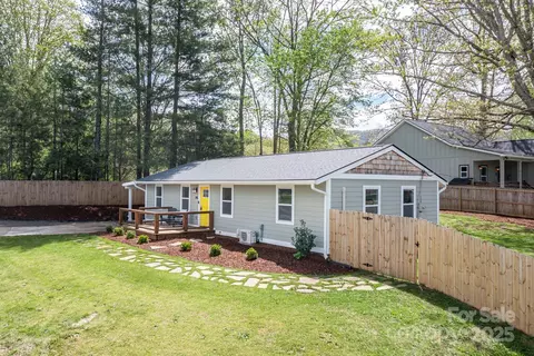 346 Oakview Park Rd, Asheville, NC 28803