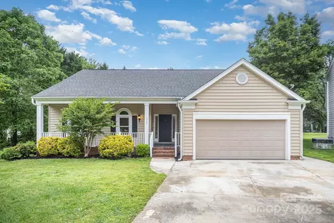 7106 Kinsmore Ln, Charlotte, NC 28269