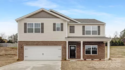 104 Rustling Waters Dr, Mooresville, NC 28117