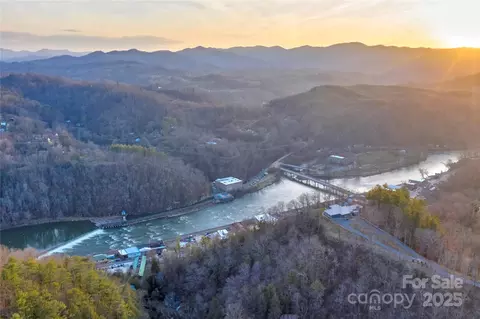 View/Area - 32 Sams Rd, Marshall, NC 28753 photo 1 of 2