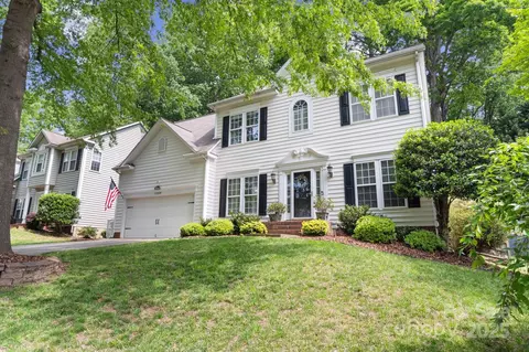 12328 Chickasaw Dr, Huntersville, NC 28078