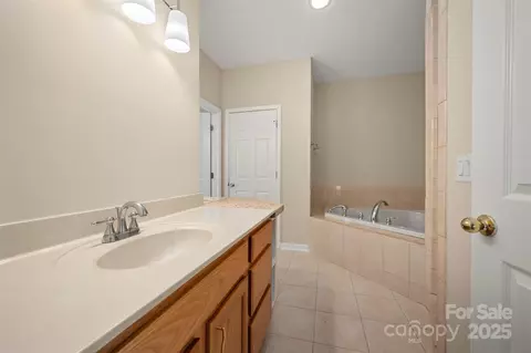 Bath - 855 Phillips Rd, Columbus, NC 28722 photo 1 of 1