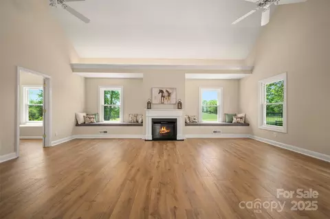 Living - 855 Phillips Rd, Columbus, NC 28722 photo 1 of 5