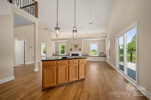 Living - 855 Phillips Rd, Columbus, NC 28722 photo 4 of 5