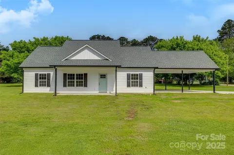 5705 White St, Fort Lawn, SC 29714
