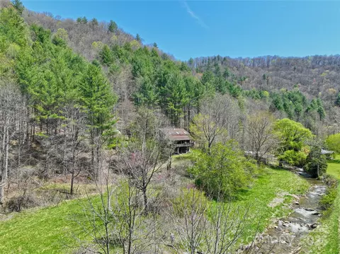 15211 Nc 209 Hwy, Hot Springs, NC 28743