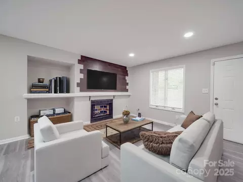 1847 J Julian A Ln #A, Charlotte, NC 28208
