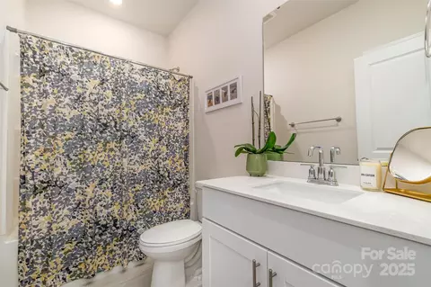 Bath - 2202 Cherrybark Ct, Denver, NC 28037 photo 1 of 1