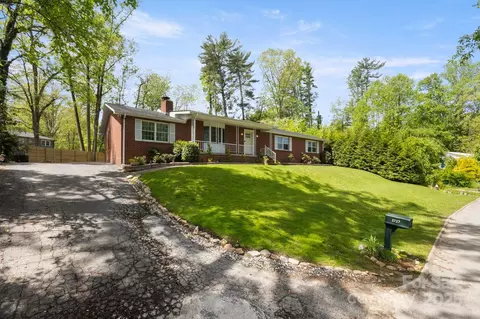 1727 Meadowbrook Ter, Hendersonville, NC 28791