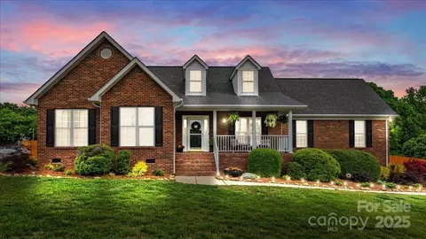 6713 Edwards Farm Ln, Monroe, NC 28110