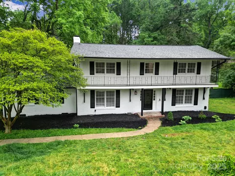 7531 Linda Lake Dr, Charlotte, NC 28215
