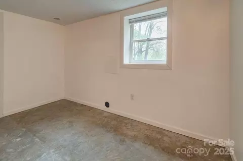 Bedroom - 44 Arrowhead St, Clyde, NC 28721 photo 5 of 5