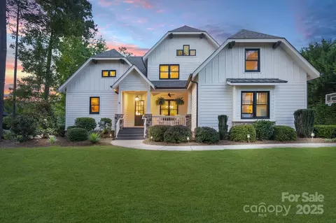140 Tuskarora Point Ln, Mooresville, NC 28117