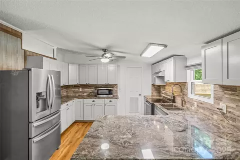 1005 Caldon Dr, Stanley, NC 28164