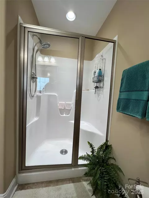 Bath - 506 E Pine St, Maiden, NC 28650 photo 4 of 4