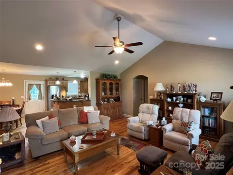 Living - 506 E Pine St, Maiden, NC 28650 photo 1 of 2