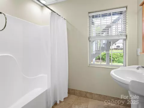 Bath - 103 Higgins Rd, Fletcher, NC 28732 photo 5 of 5