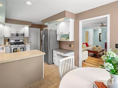 Kitchen - 103 Higgins Rd, Fletcher, NC 28732 photo 2 of 4