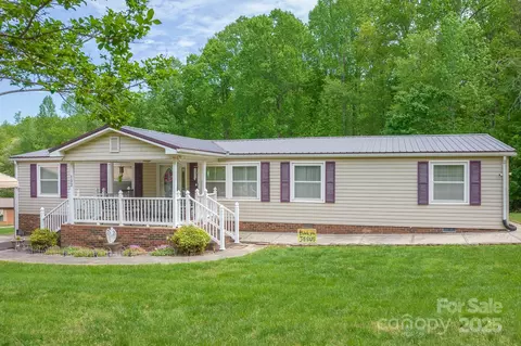 132 Hurst Dr, Statesville, NC 28677