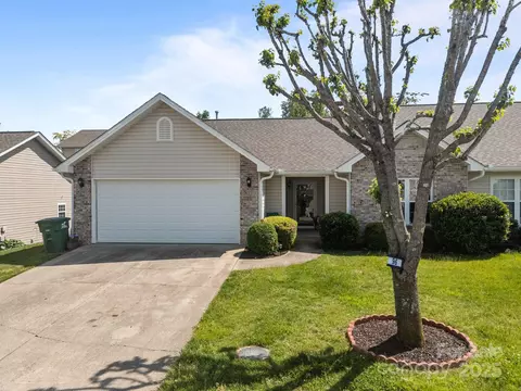 96 Sunny Meadows Blvd, Arden, NC 28704