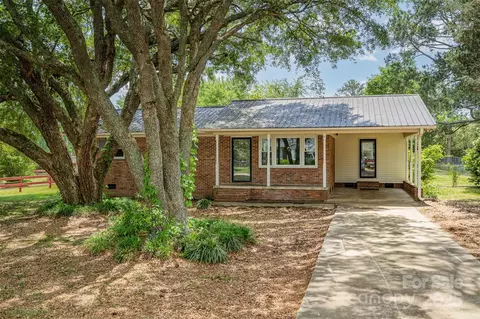 102 Erwin St, Chester, SC 29706