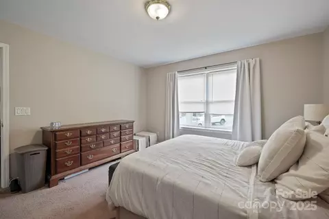 Bedroom - 2324 7th Nw Ave NW, Hickory, NC 28601 photo 2 of 7