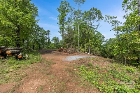 000 John Delk 4 Rd #4, Hendersonville, NC 28792