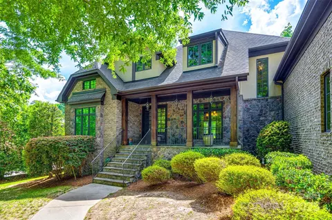 8239 Victoria Lake Dr, Waxhaw, NC 28173