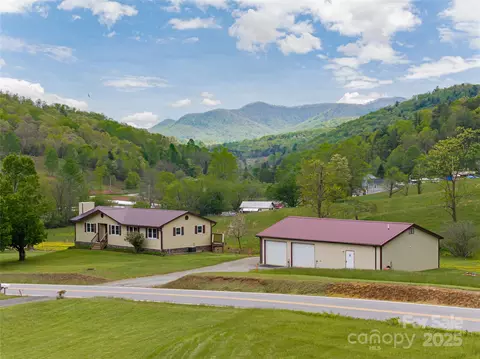 281 Curtis Creek Rd, Candler, NC 28715
