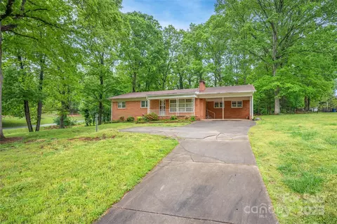 113 Dogwood Ave, Forest City, NC 28043