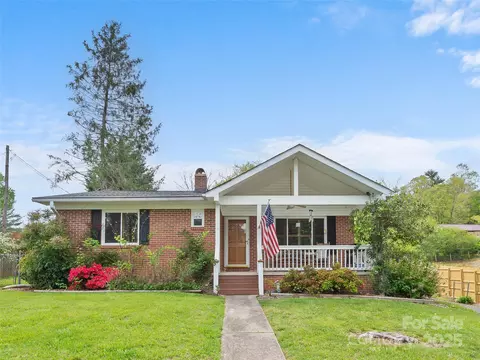 1017 Temon St, Hendersonville, NC 28739